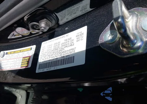 2017 Honda Cr-V Touring z USA, uszkodzony, nr VIN 5J6RW1H96HL001169